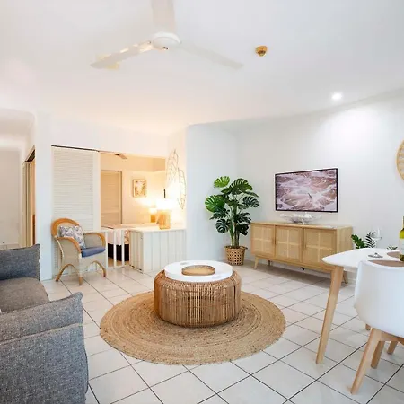 Oasis Breeze On Macrossan Street - No Stairs! Apartment Port Douglas Exterior photo