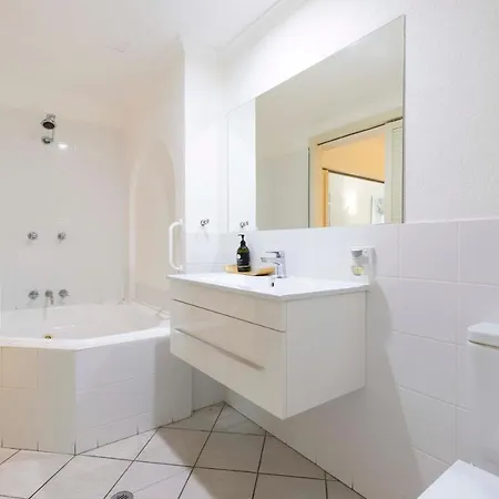 Oasis Breeze On Macrossan Street - No Stairs! Apartment Port Douglas Exterior photo