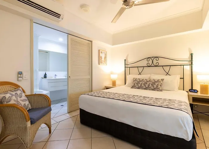Oasis Breeze On Macrossan Street - No Stairs!